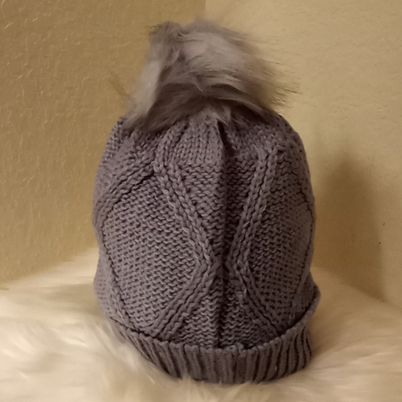 Cable Knit Gray Winter Hat with Faux Fur Pompom - Picture 4 of 14